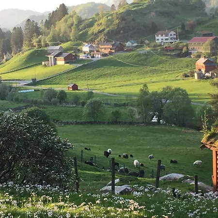 Skjerping Gard Alojamento de Turismo Rural Lonevåg